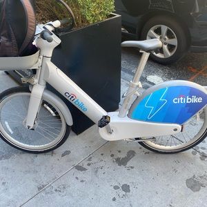 Meet your Posher, Nicholas